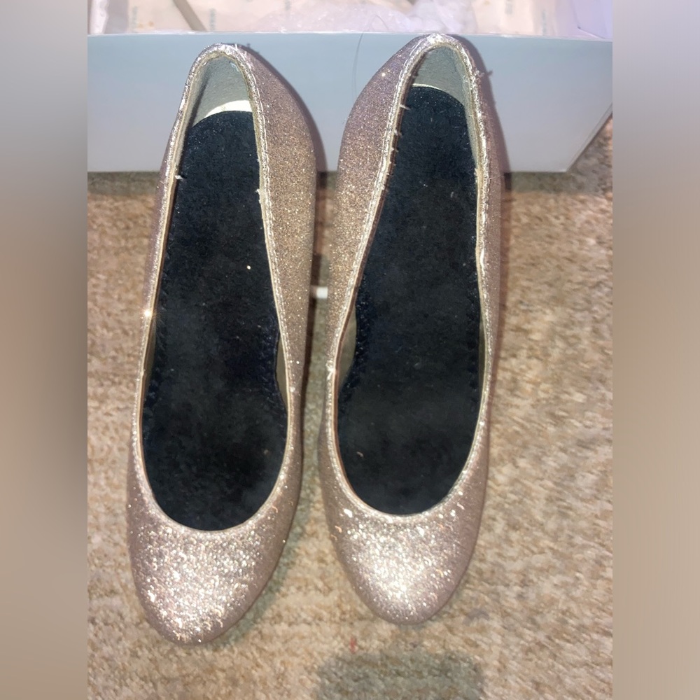 Women’s heels size 7